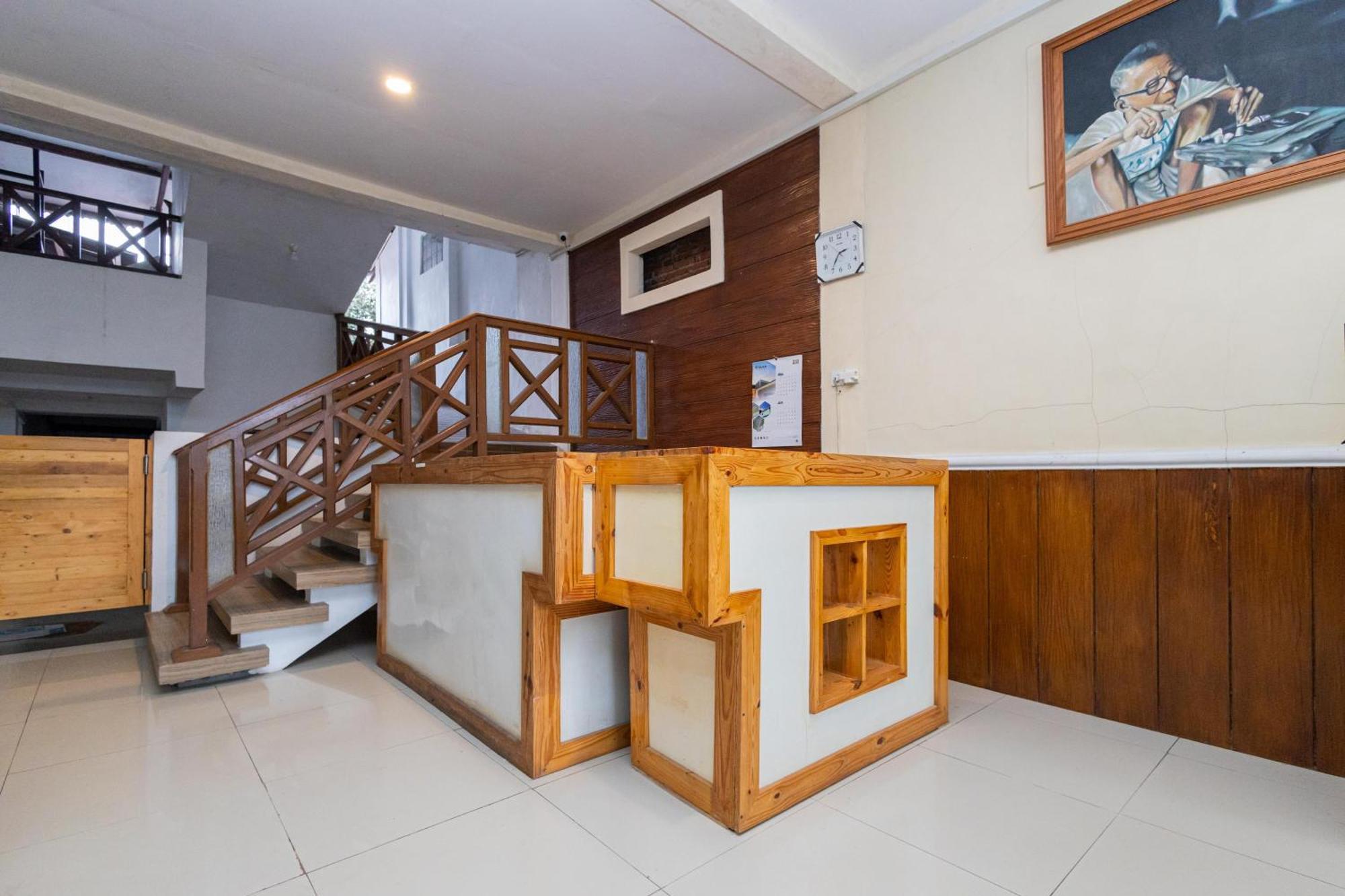 Reddoorz Syariah At Wisma Djokorio Poncokusumo Маланг Екстериор снимка