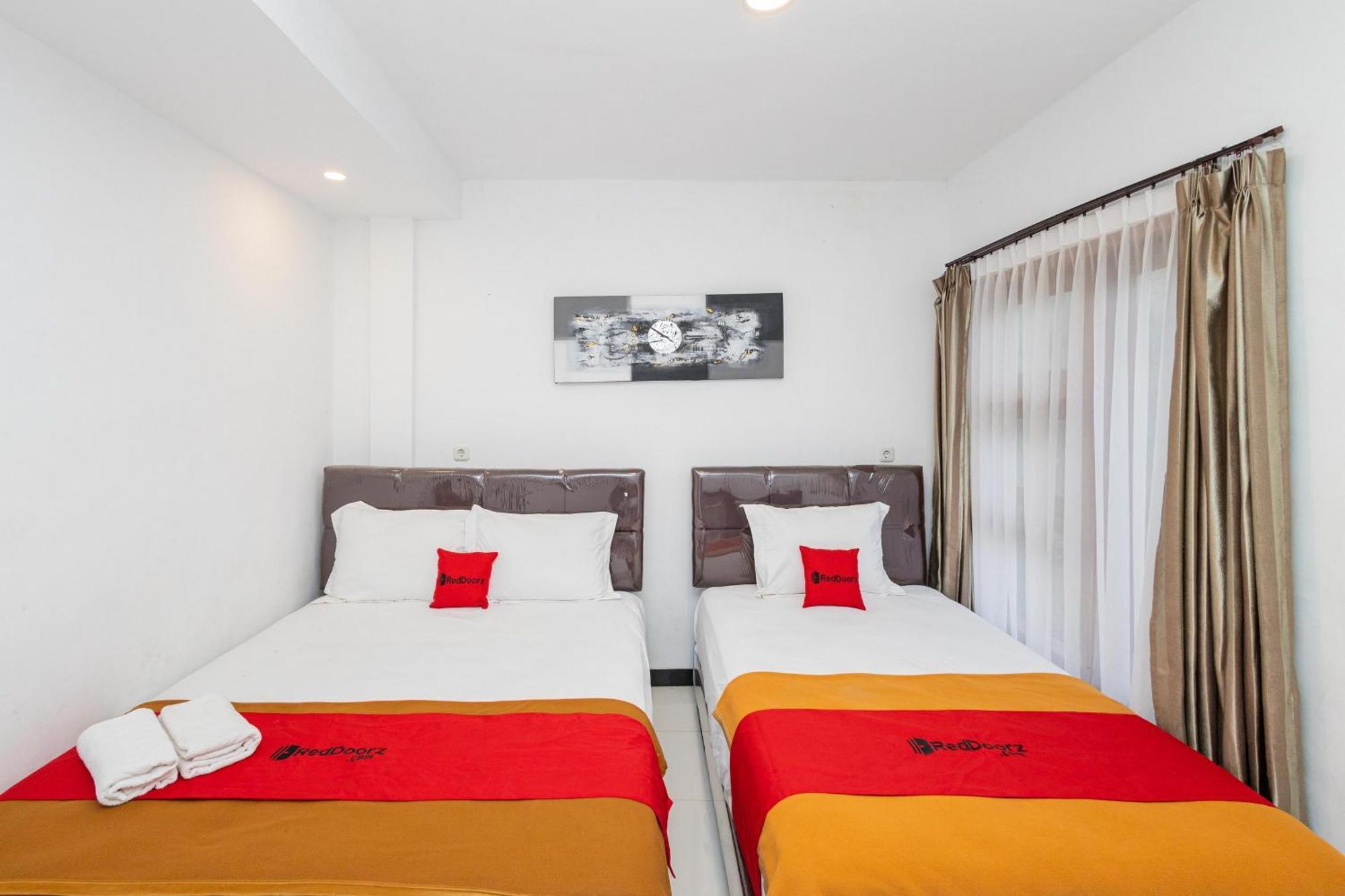 Reddoorz Syariah At Wisma Djokorio Poncokusumo Маланг Екстериор снимка