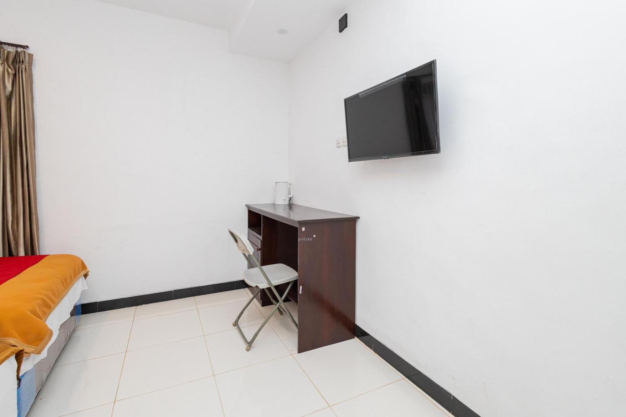Reddoorz Syariah At Wisma Djokorio Poncokusumo Маланг Екстериор снимка