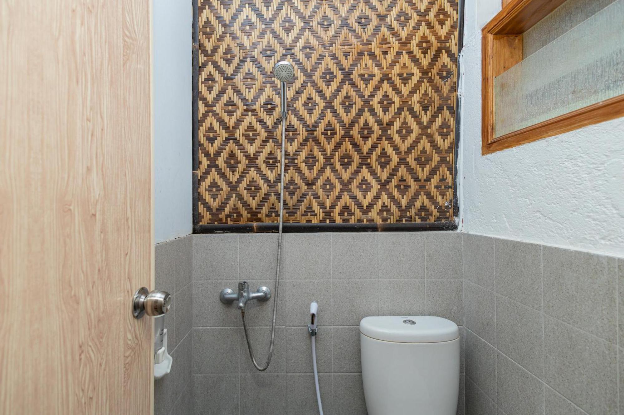 Reddoorz Syariah At Wisma Djokorio Poncokusumo Маланг Екстериор снимка